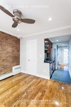 186 Avenue B-Unit -05000rw in New York, NY - Building Photo - Building Photo