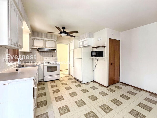 29518 Walker Dr in Warren, MI - Building Photo - Building Photo