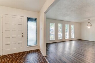 2107 Briarwood Blvd in Arlington, TX - Building Photo - Building Photo