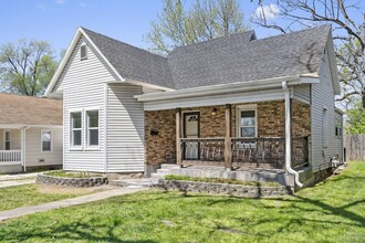 1421 E Commercial St in Springfield, MO - Foto de edificio - Building Photo