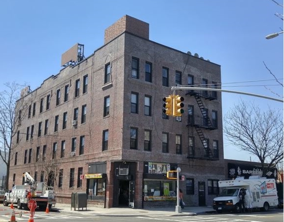 1683 George St in Ridgewood, NY - Building Photo