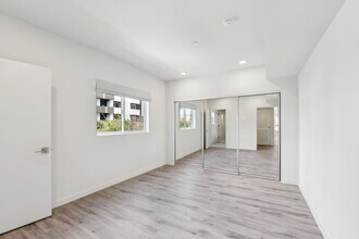 The Dream on Tamarind in Los Angeles, CA - Foto de edificio - Building Photo