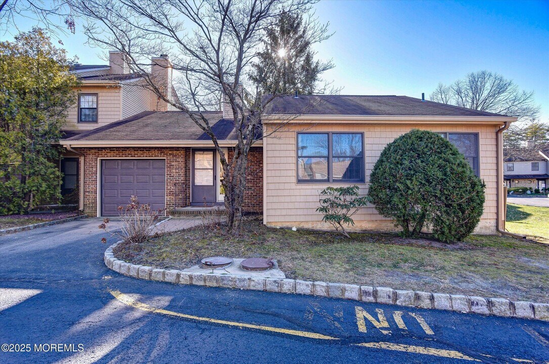 15 Pimlico in West Long Branch, NJ - Building Photo