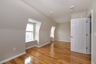 241 Havre St, Unit 3 in Boston, MA - Building Photo - Building Photo