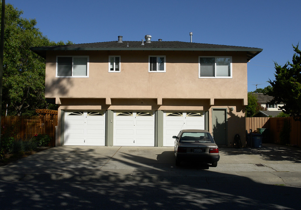 400 Alma St in Menlo Park, CA - Foto de edificio