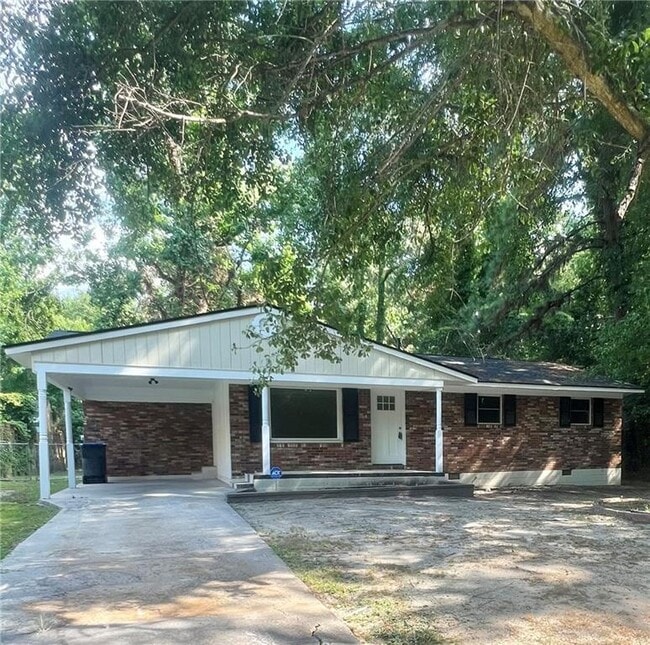 property at 2466 Madrid Dr