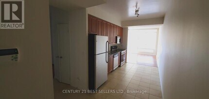 225-225 Webb Dr in Mississauga, ON - Building Photo - Building Photo