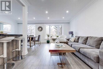 214 Altamira Rd in Richmond Hill, ON - Building Photo - Building Photo