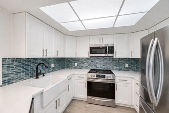 4155 N Haverhill Rd, Unit 1420 in West Palm Beach, FL - Building Photo - Building Photo