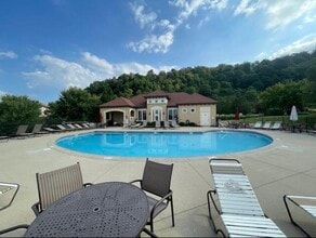 2349 Rolling Hills Dr, Unit 2349 Rolling Hills Drive in Covington, KY - Foto de edificio - Building Photo