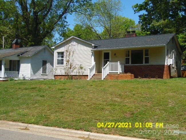 property at 721 E Sharpe St