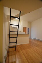 611 W Briar in Chicago, IL - Building Photo - Building Photo