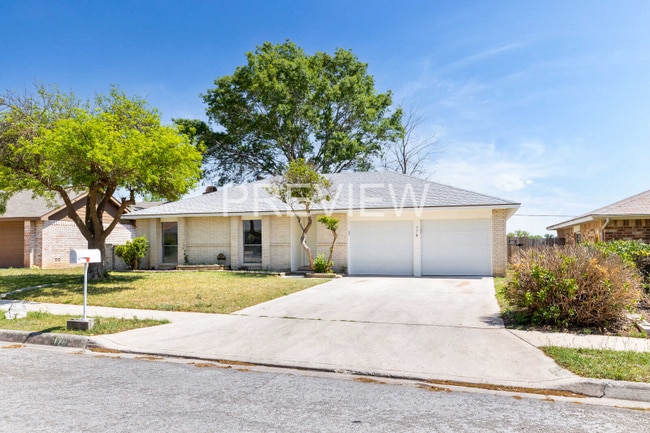 178 Oakside in Universal City, TX - Building Photo - Building Photo