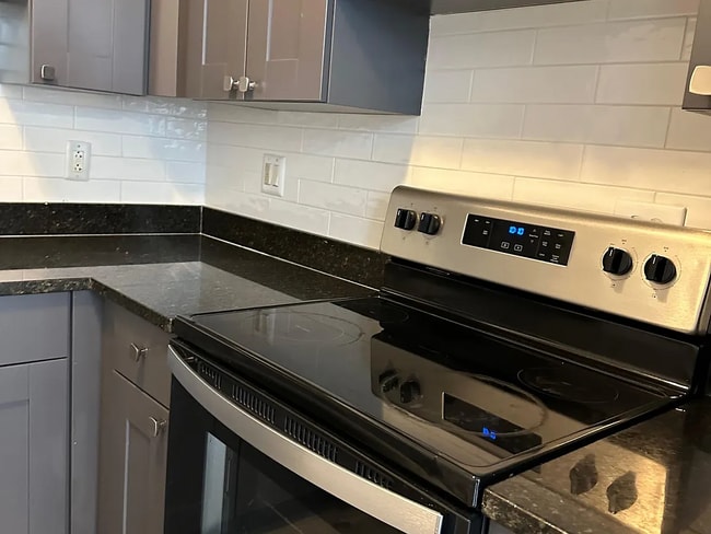 672 W Sheridan Rd, Unit A01C