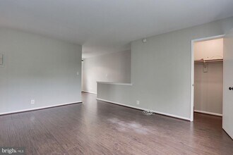 4622 28th Rd S-Unit -B in Arlington, VA - Building Photo - Building Photo