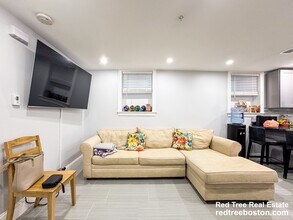 62 Hecla St, Unit B in Boston, MA - Building Photo - Building Photo