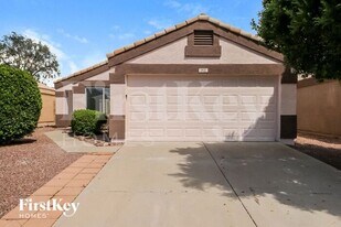 1921 S Silver Dr in Apache Junction, AZ - Building Photo