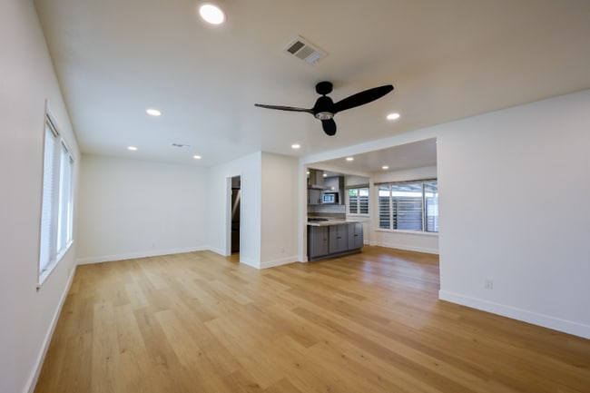 1903 Stevely Ave in Long Beach, CA - Building Photo - Building Photo