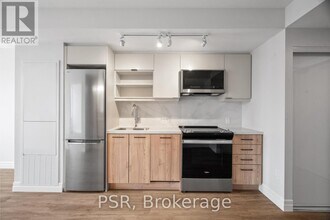 203 Jarvis St in Toronto, ON - Building Photo - Building Photo