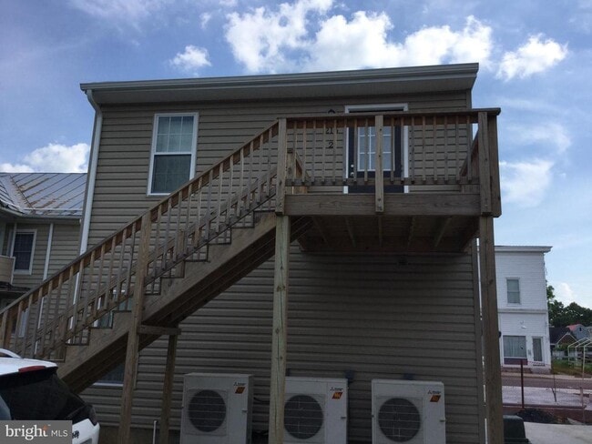 property at 216 W King St
