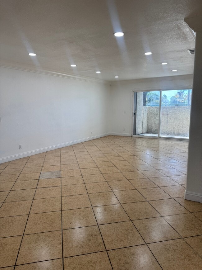 property at 721 W 1st St