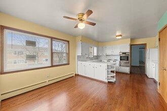 6401 W 52nd St in Chicago, IL - Building Photo - Building Photo