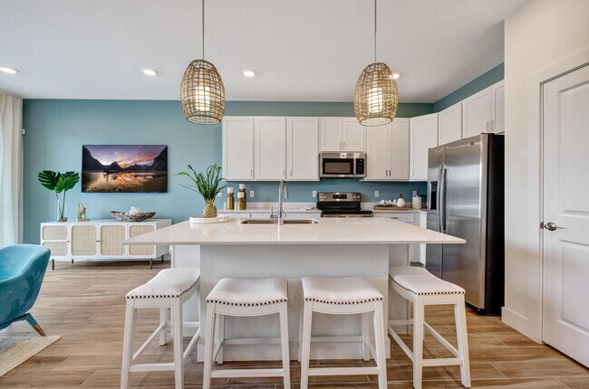 608 Waters Edge Ln in Port St. Lucie, FL - Building Photo - Building Photo