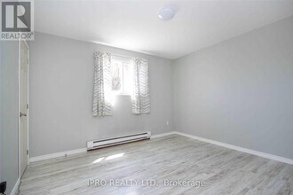 2-295 DWIGHT Ave in Oshawa, ON - Building Photo - Building Photo