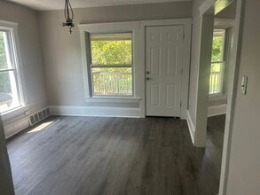 2185 E 71st St, Unit 2nd floor in Cleveland, OH - Building Photo - Building Photo