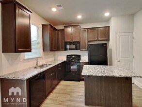 3413 Sumersbe court in College Park, GA - Building Photo - Building Photo