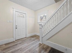 374 Gibbs Pl in Akron, OH - Building Photo - Building Photo