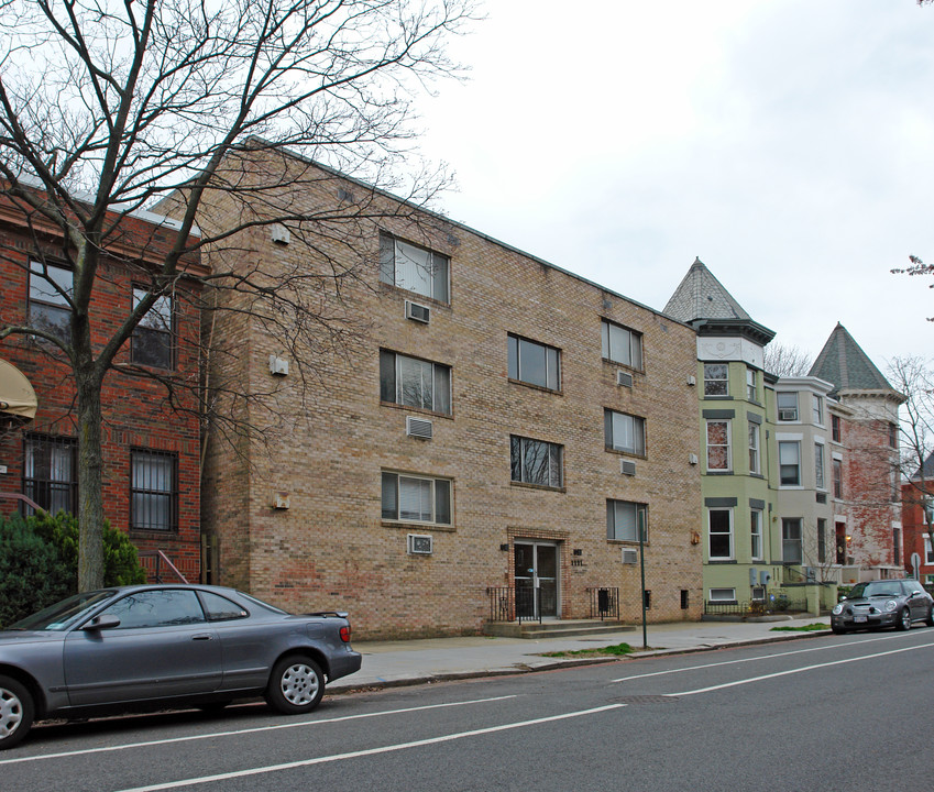 1111 D St NE in Washington, DC - Building Photo