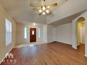 6539 Estes Flats in San Antonio, TX - Building Photo - Building Photo