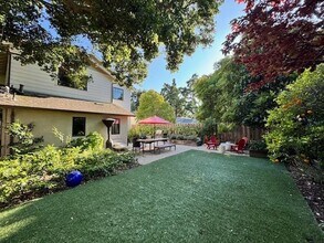 619 Bay Rd in Menlo Park, CA - Building Photo - Building Photo