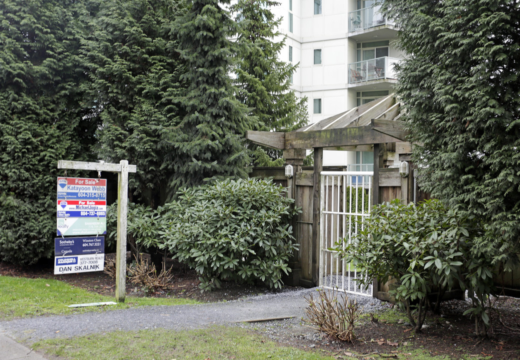 River Dance in Vancouver, BC - Building Photo