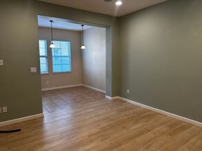 2215 Winepol Loop in San Jose, CA - Building Photo - Building Photo