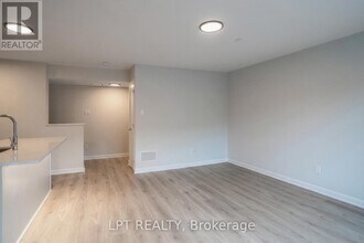 401 Glenroy Gilbert Dr in Ottawa, ON - Building Photo - Building Photo