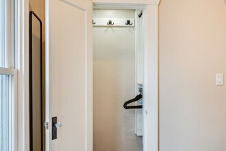 1706 Warren Ave N in Seattle, WA - Building Photo - Building Photo