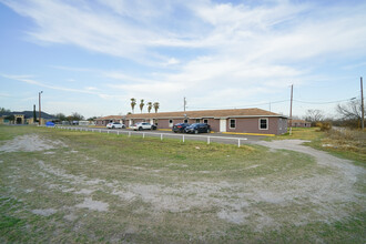 221 Mile 1 1/4 N in Mission, TX - Building Photo - Building Photo