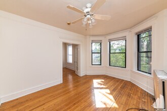 3815 N Wilton Ave in Chicago, IL - Foto de edificio - Building Photo