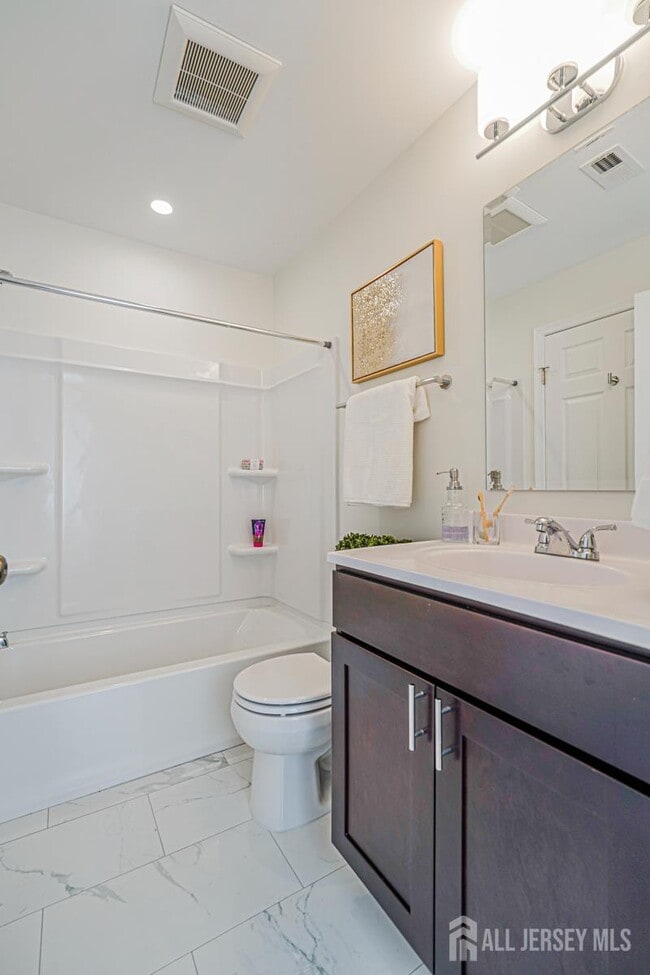 1227 Waterford Dr in Edison, NJ - Building Photo - Building Photo