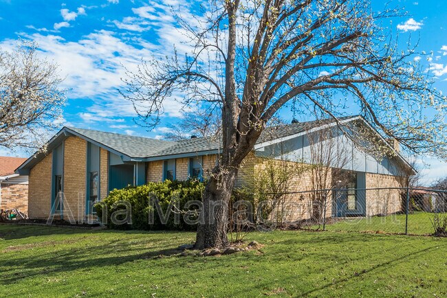 2129 Lewis Trail in Grand Prairie, TX - Building Photo - Building Photo