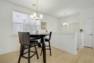 2013 Warely Ln in Austin, TX - Building Photo - Building Photo