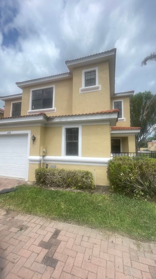 1110 Chervil Dr in Poinciana, FL - Building Photo - Building Photo