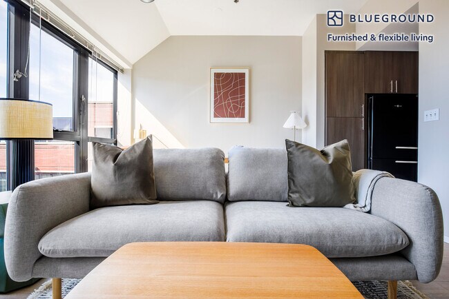 211 W Scott St in Chicago, IL - Building Photo - Building Photo