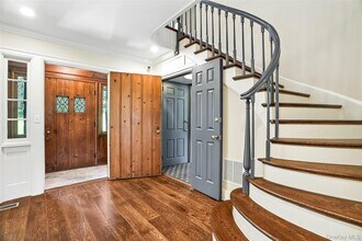 6 Club Rd in Rye, NY - Building Photo - Building Photo