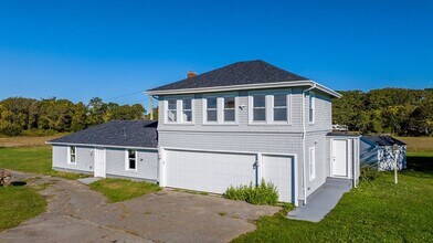 736 Sconitcut Rd in Fairhaven, MA - Building Photo - Building Photo
