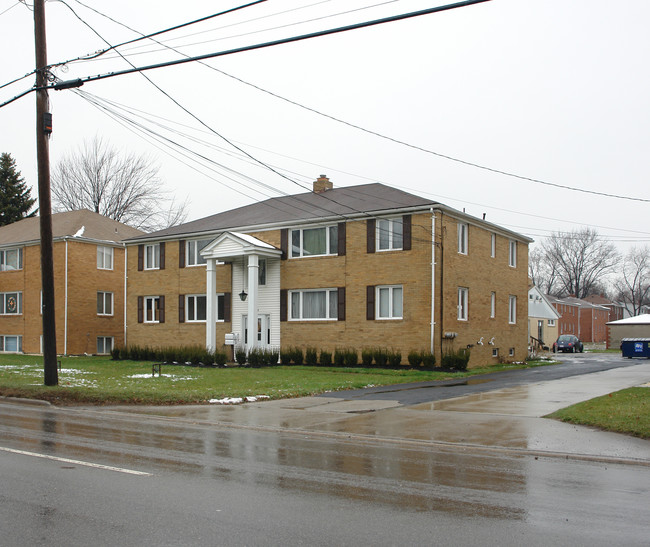 1978 Boardman Poland Rd in Youngstown, OH - Foto de edificio - Building Photo