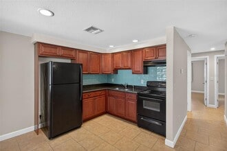 3118 Pine Tree Ave in Largo, FL - Building Photo - Building Photo