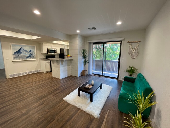 6893 S Countrywoods Cir, Unit 10